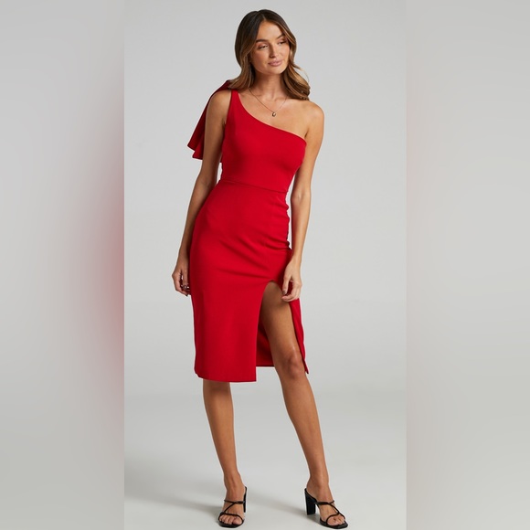 I GOT A FEELING MIDI DRESS - ONE SHOULDER SIDE SPLIT DRESS IN RED - Picture 3 of 7